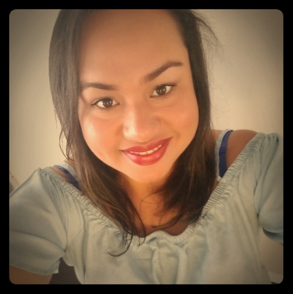 Meet your Posher, Cynthia - Picture 1 of 1